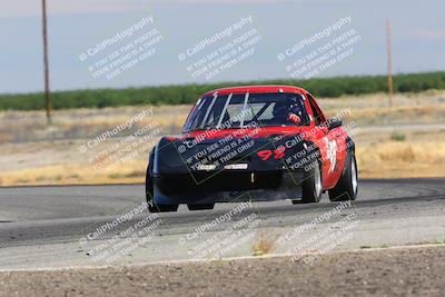 media/Jun-04-2022-CalClub SCCA (Sat) [[1984f7cb40]]/Group 1/Qualifying (Sweeper)/